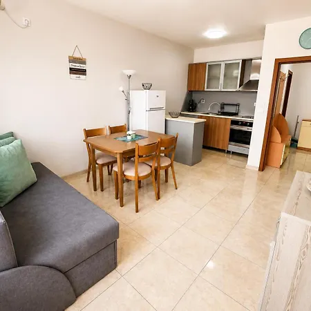 Apartament Glarus - 300meters From The