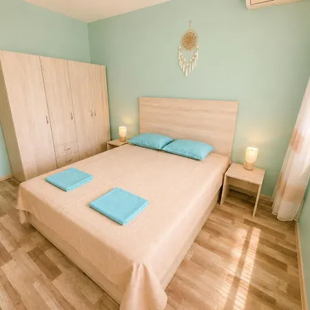 Apartment Glarus - 300meters From The