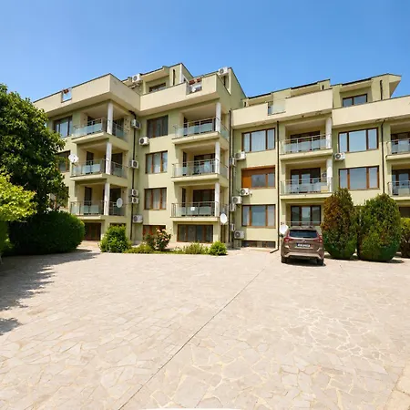 Apartment Glarus - 300meters From The Varna